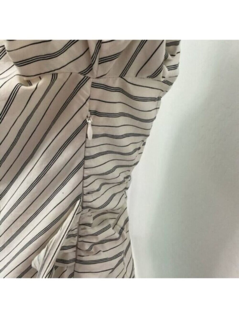 White House Black Market Stripe Wrap Blouse Size 6 Ruffle Sleeve Tie Front Top - Picture 6 of 12
